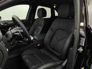 Porsche Macan T AWD 2026 — side view