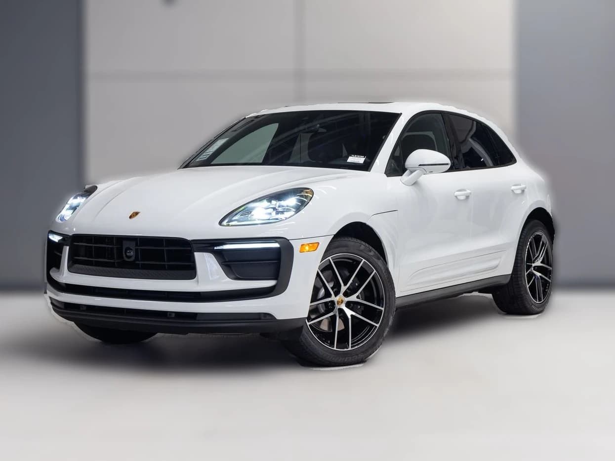 Porsche Macan Base AWD 2026 — side view