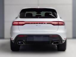 Porsche Macan Base AWD 2026 — side view