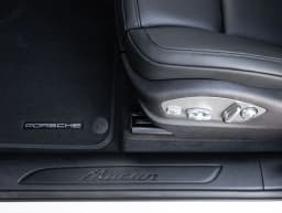 Porsche Macan Base AWD 2026 — side view