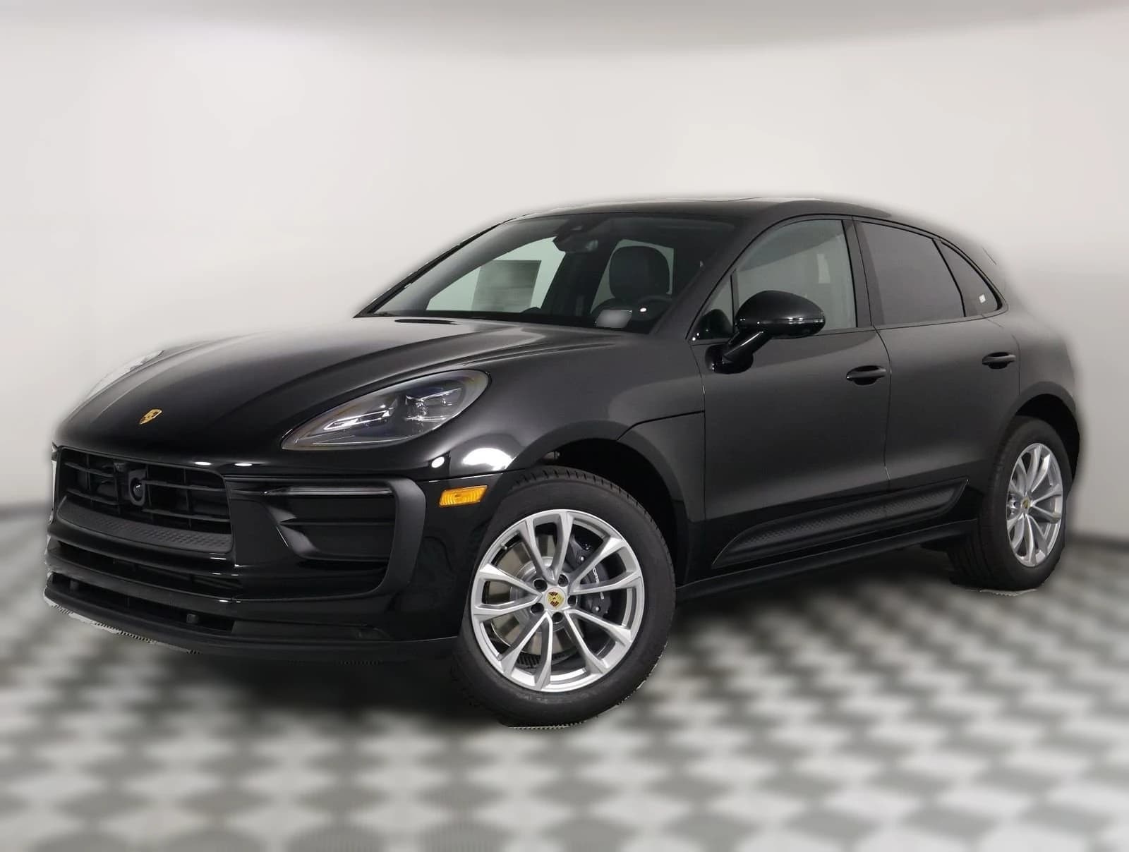 Porsche Macan T AWD 2026 — side view