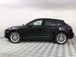 Porsche Macan T AWD 2026 — side view