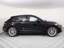Porsche Macan T AWD 2026 — side view