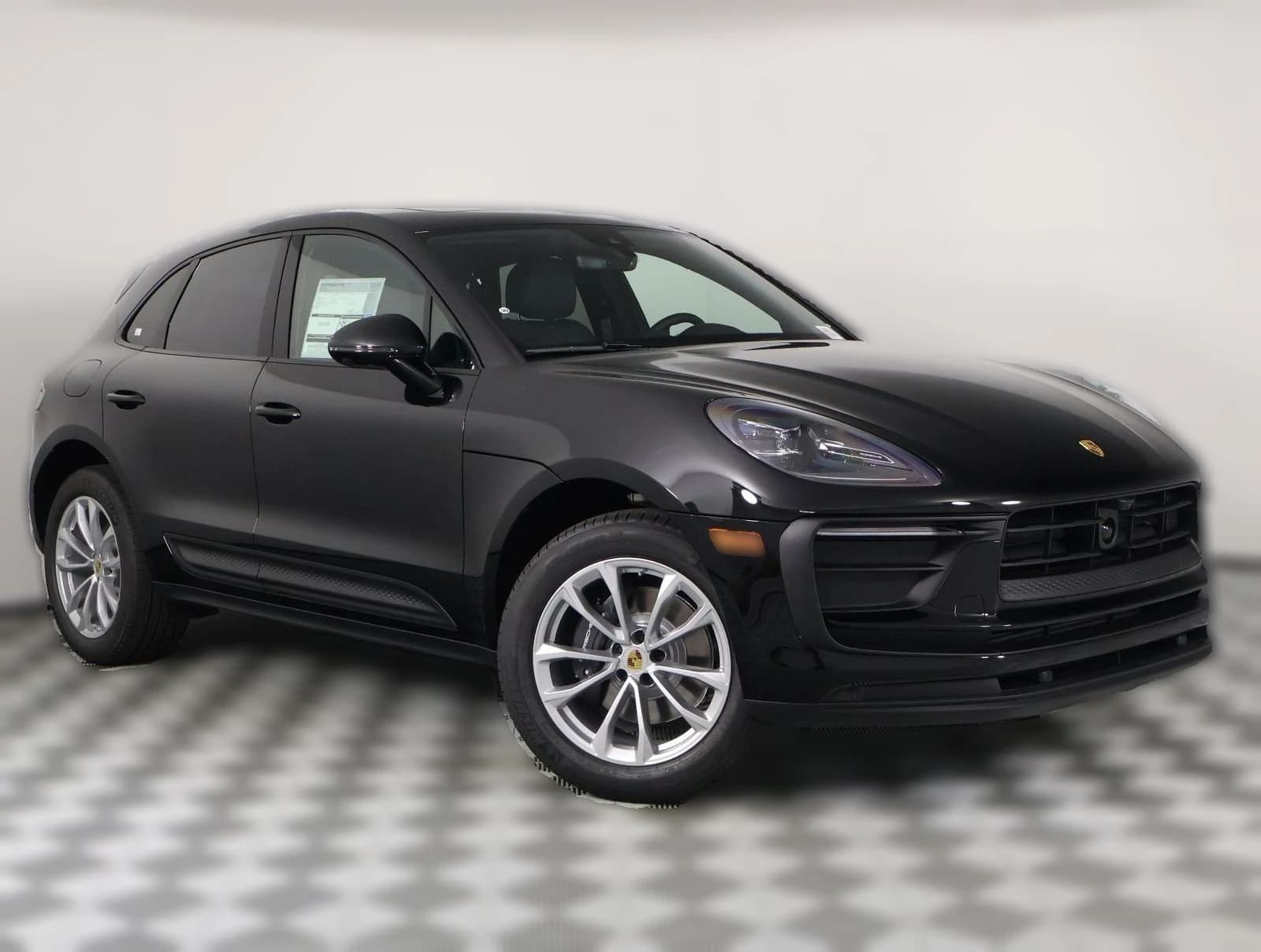 Porsche Macan T AWD 2026 — side view