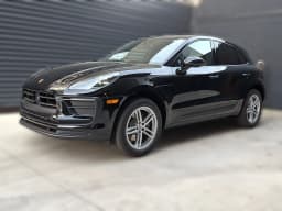 Porsche Macan Base AWD 2026 — side view