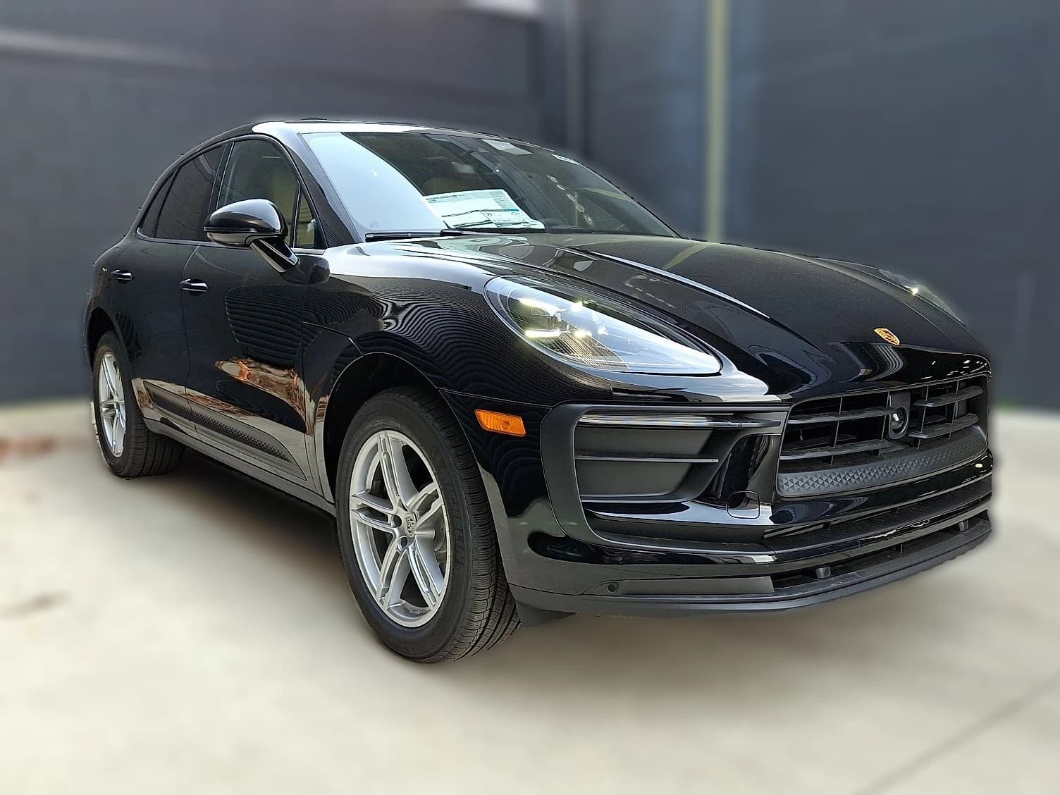 Porsche Macan Base AWD 2026 — side view