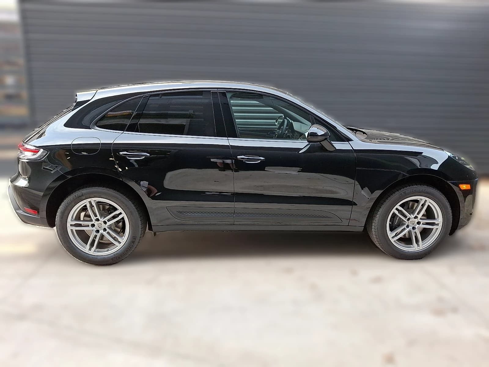 Porsche Macan Base AWD 2026 — side view