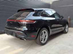 Porsche Macan Base AWD 2026 — side view