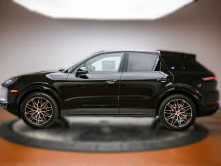 Porsche Cayenne Base AWD