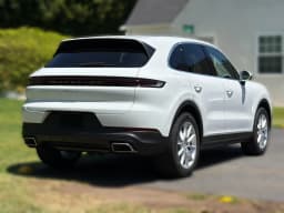 Porsche Cayenne Base AWD 2026 — side view