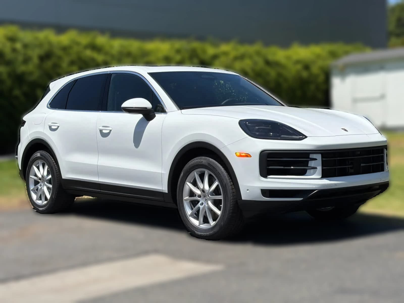 Porsche Cayenne Base AWD 2026 — side view