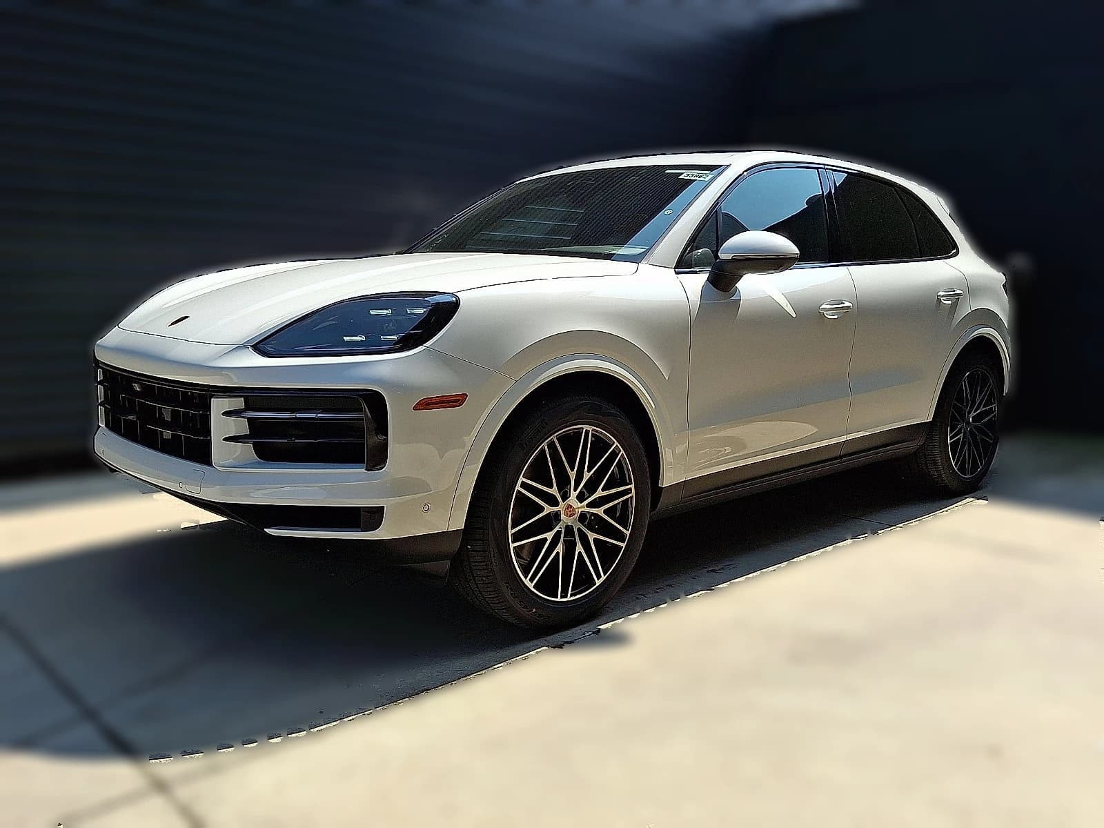Porsche Cayenne Base AWD 2026 — side view