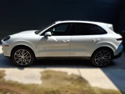 Porsche Cayenne Base AWD 2026 — side view