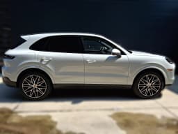 Porsche Cayenne Base AWD 2026 — side view