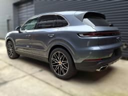 Porsche Cayenne Base AWD 2026 — side view