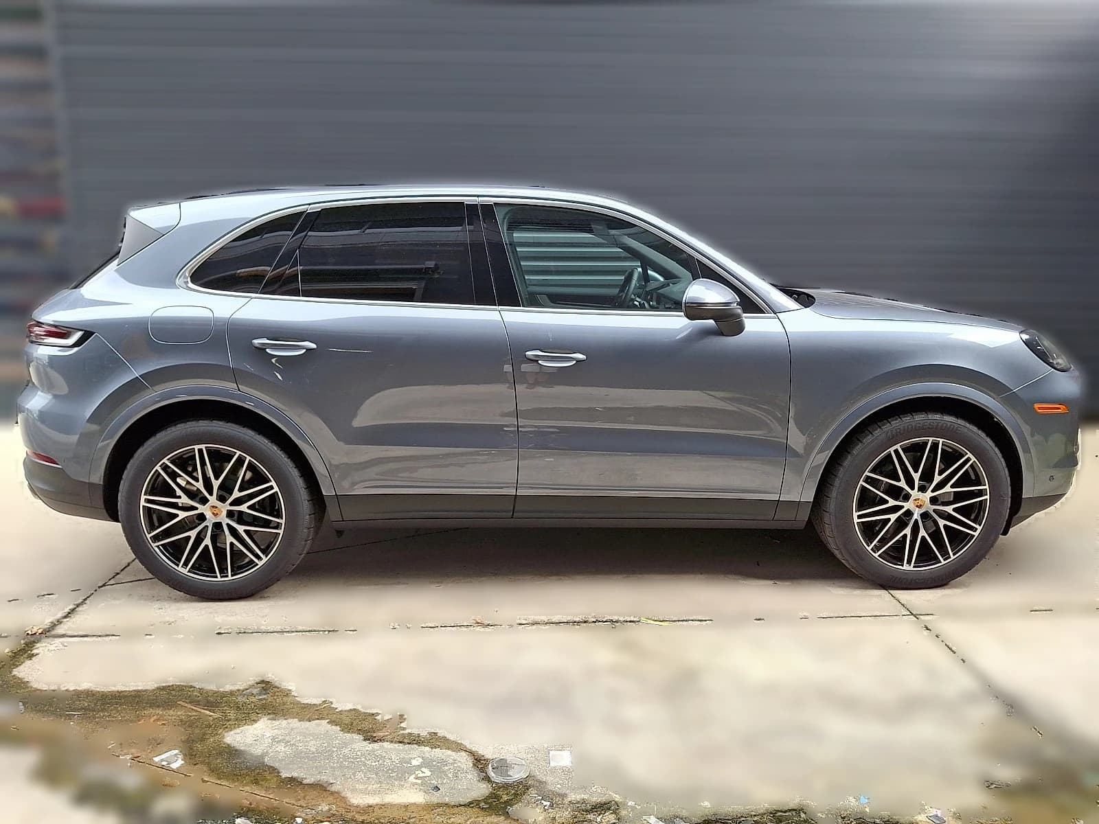 Porsche Cayenne Base AWD 2026 — side view