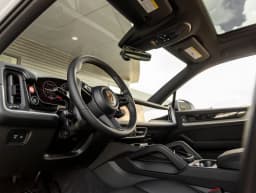 Porsche Cayenne Base AWD 2026 — side view