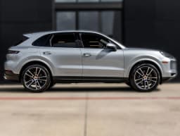 Porsche Cayenne Base AWD 2026 — side view