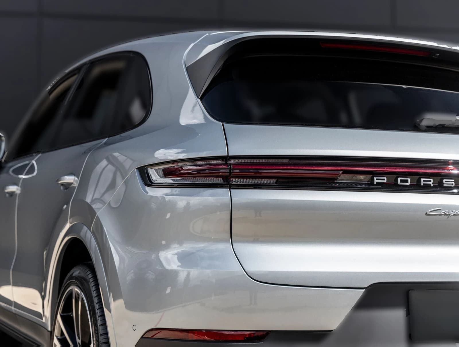 Porsche Cayenne Base AWD 2026 — side view