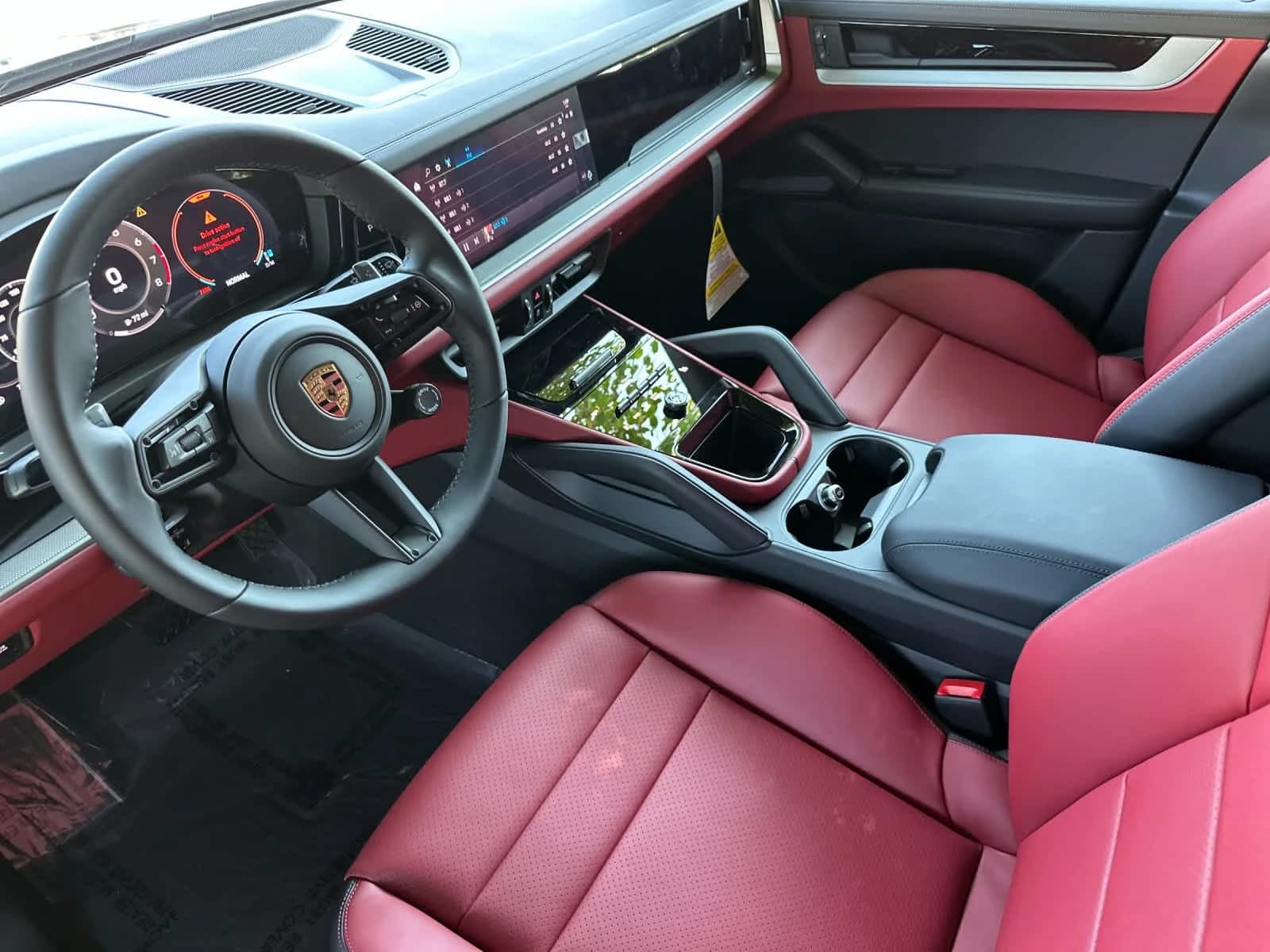 Porsche Cayenne Base AWD 2026 — side view