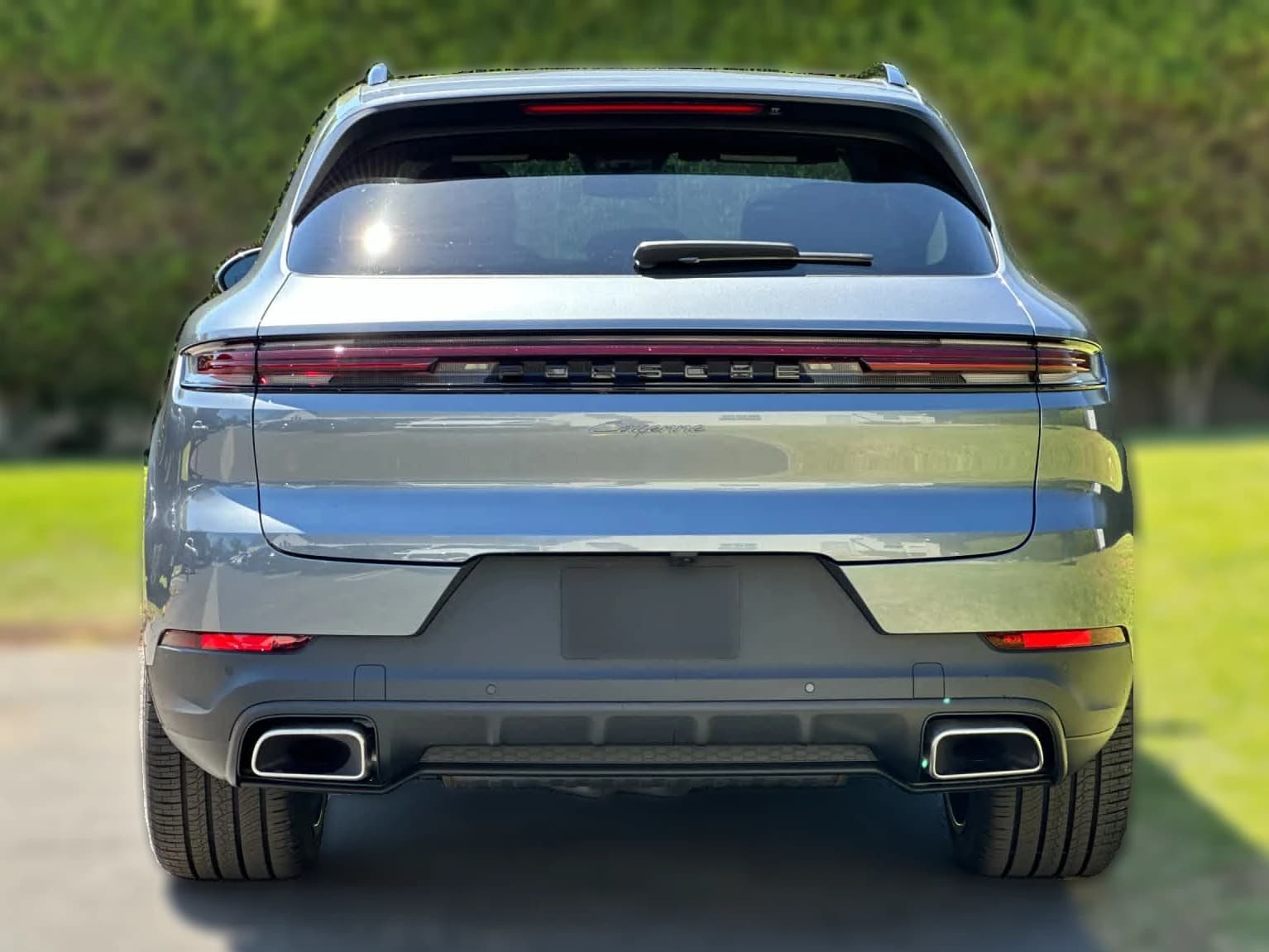 Porsche Cayenne Base AWD 2026 — side view