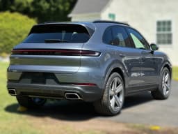 Porsche Cayenne Base AWD 2026 — side view