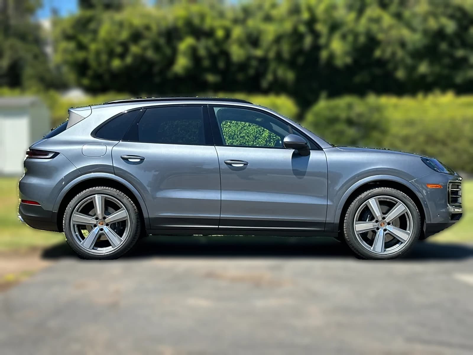 Porsche Cayenne Base AWD 2026 — side view