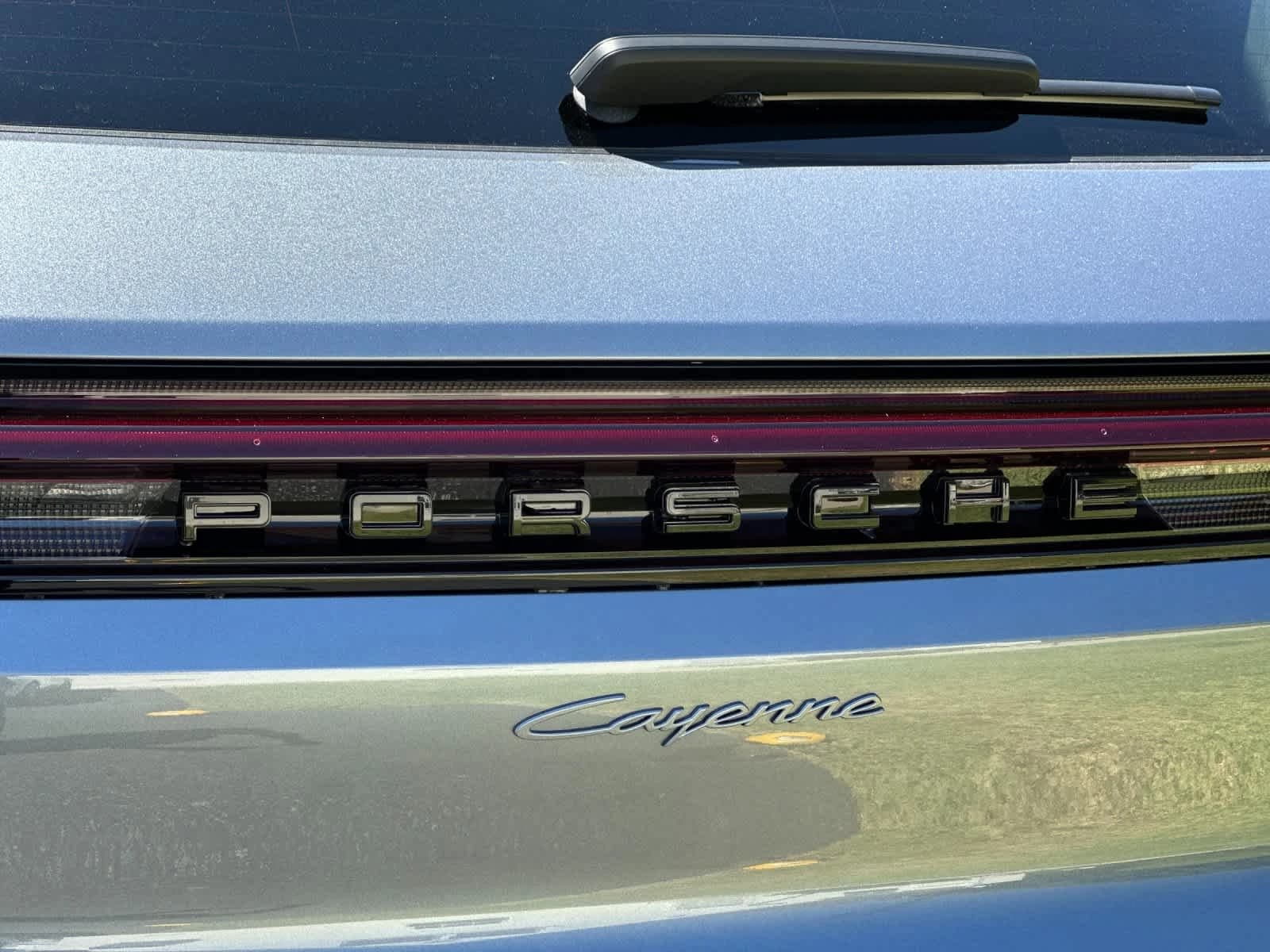 Porsche Cayenne Base AWD 2026 — side view