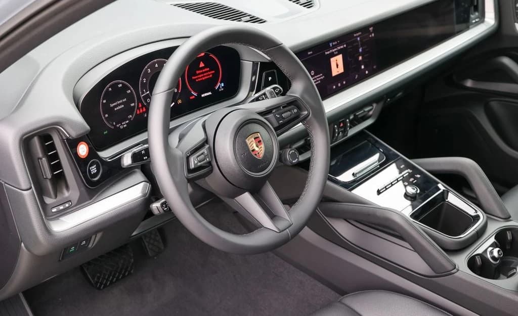 Porsche Cayenne Base AWD 2026 — side view