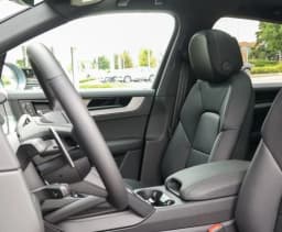 Porsche Cayenne Base AWD 2026 — side view