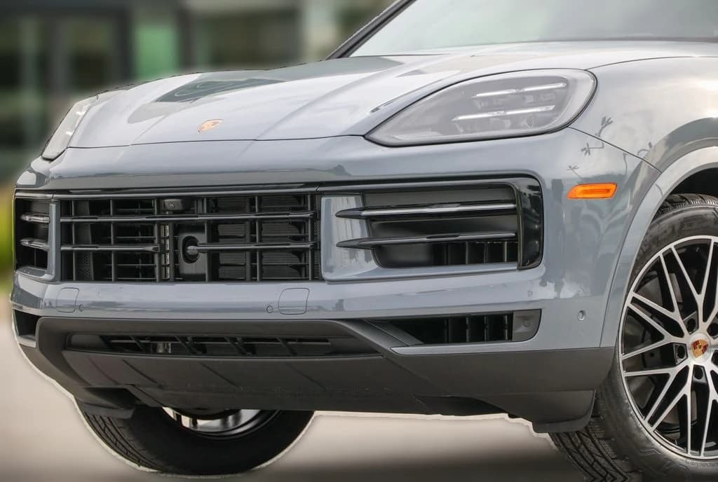 Porsche Cayenne Base AWD 2026 — side view