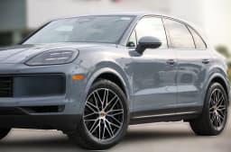Porsche Cayenne Base AWD 2026 — side view