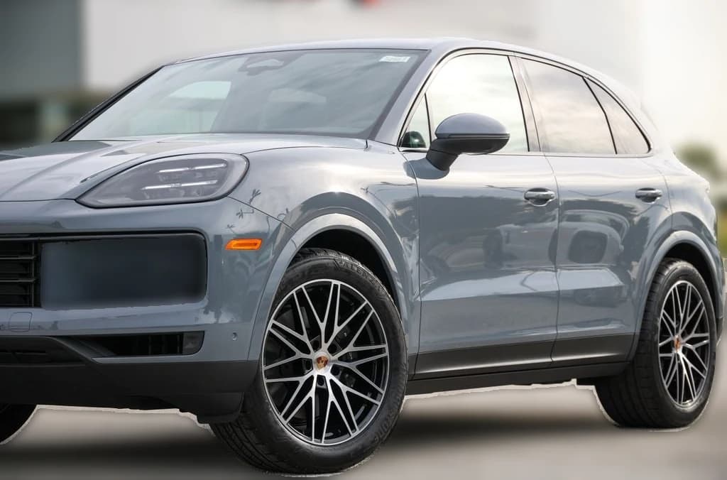 Porsche Cayenne Base AWD 2026 — side view