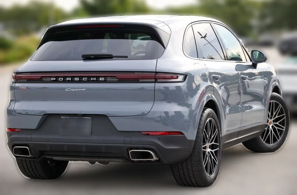 Porsche Cayenne Base AWD 2026 — side view
