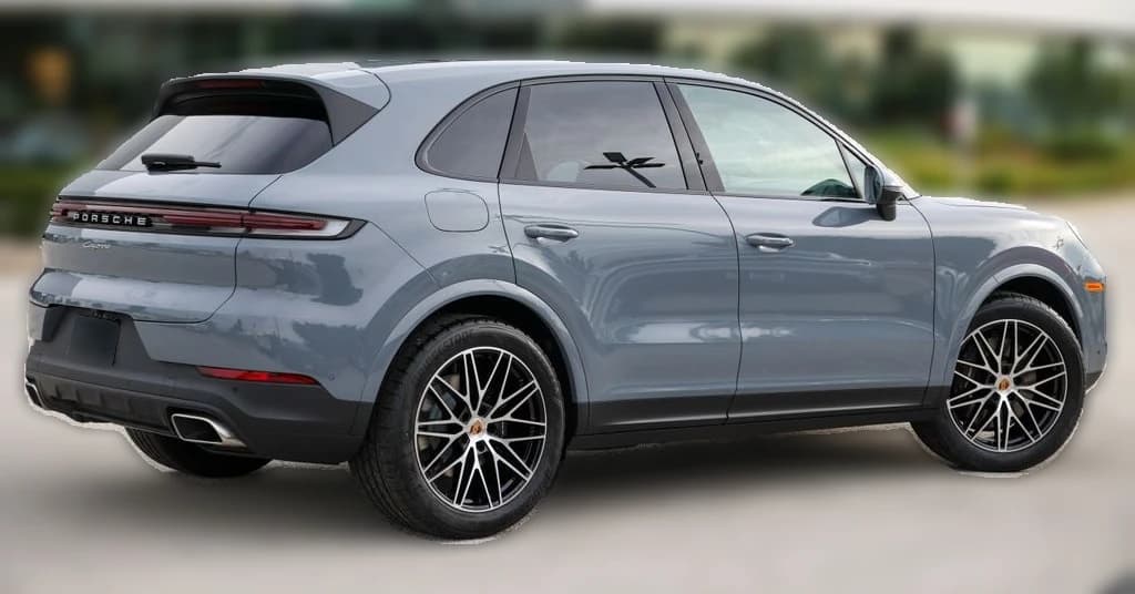 Porsche Cayenne Base AWD 2026 — side view