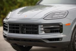 Porsche Cayenne Base AWD 2026 — side view