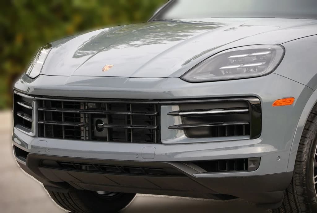 Porsche Cayenne Base AWD 2026 — side view