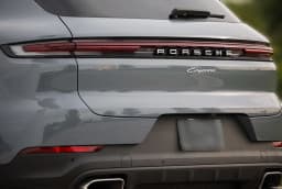 Porsche Cayenne Base AWD 2026 — side view