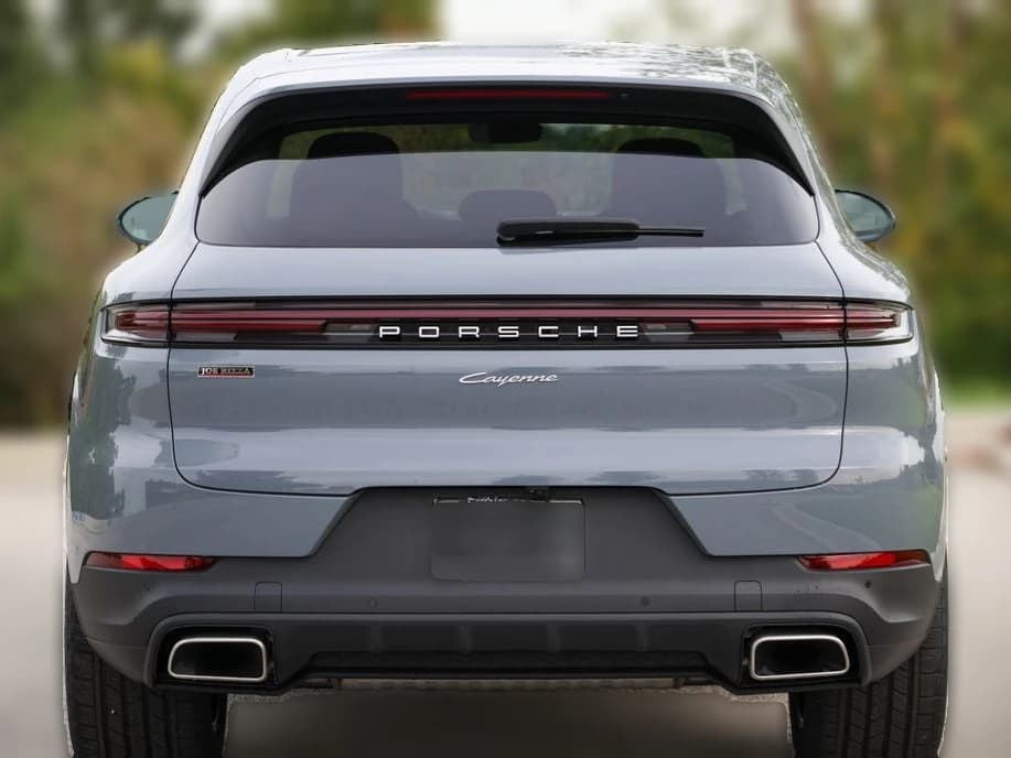Porsche Cayenne Base AWD 2026 — side view