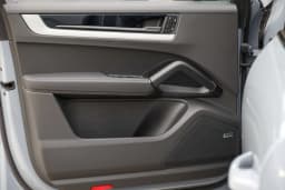 Porsche Cayenne Base AWD 2026 — side view