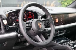 Porsche Cayenne Base AWD 2026 — side view