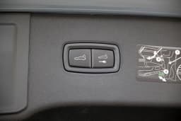 Porsche Cayenne Base AWD 2026 — side view