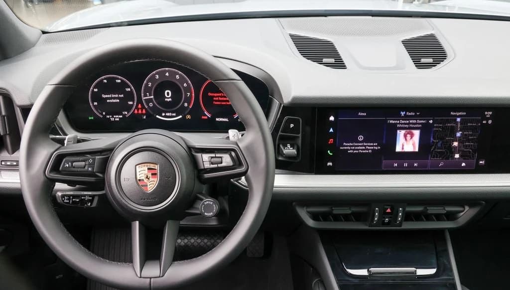Porsche Cayenne Base AWD 2026 — side view