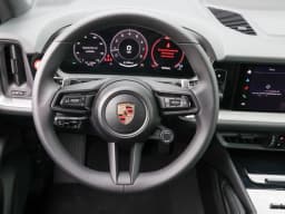 Porsche Cayenne Base AWD 2026 — side view