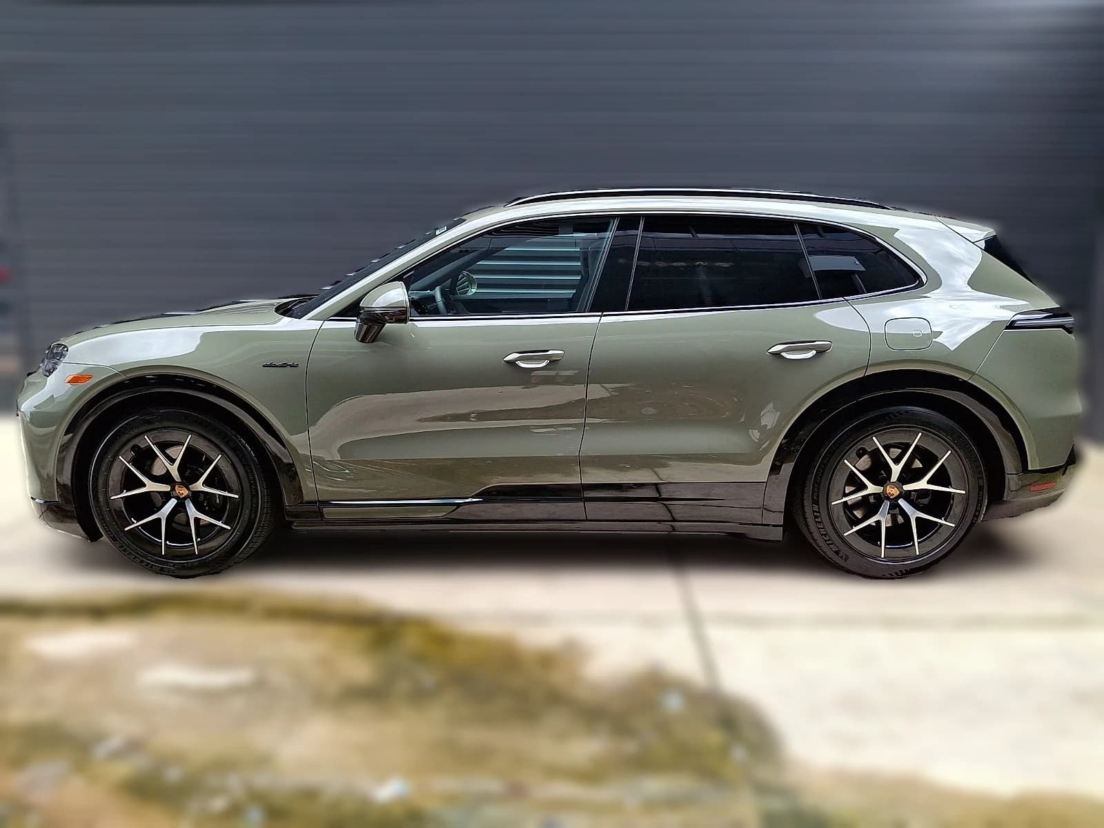 Porsche Cayenne Electric AWD 2026 — side view
