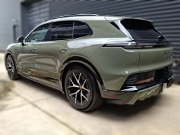 Porsche Cayenne Electric AWD 2026 — side view
