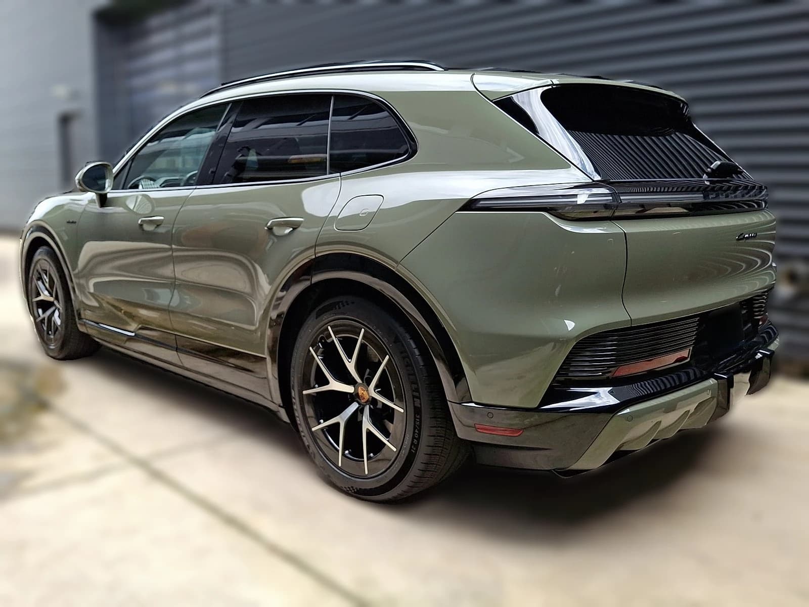 Porsche Cayenne Electric AWD 2026 — side view