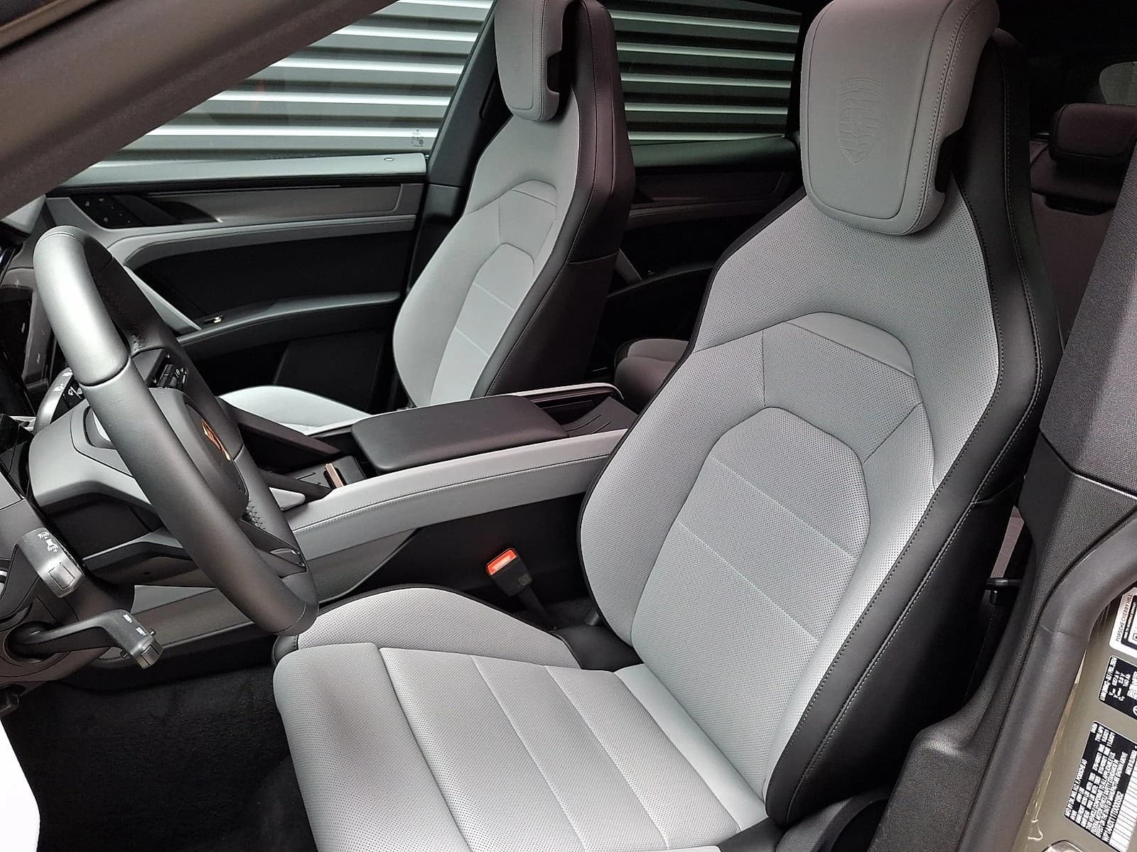 Porsche Cayenne Electric AWD 2026 — side view