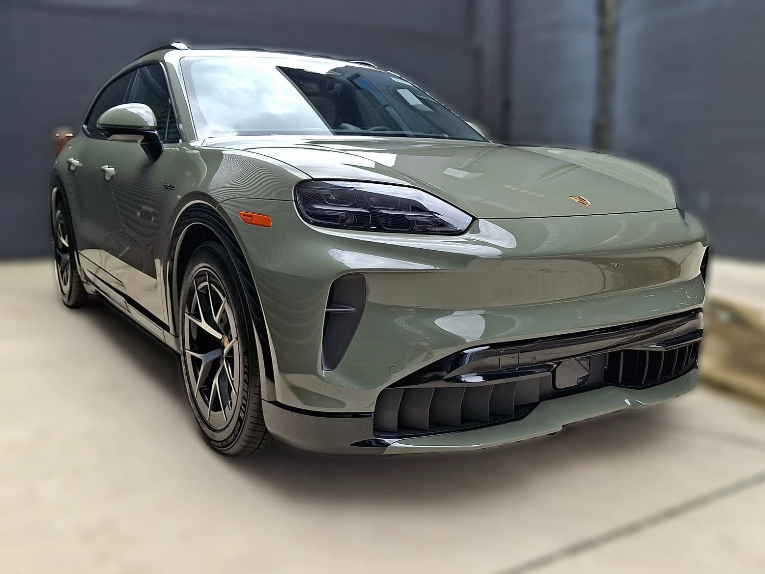 Porsche Cayenne Electric AWD 2026 — side view