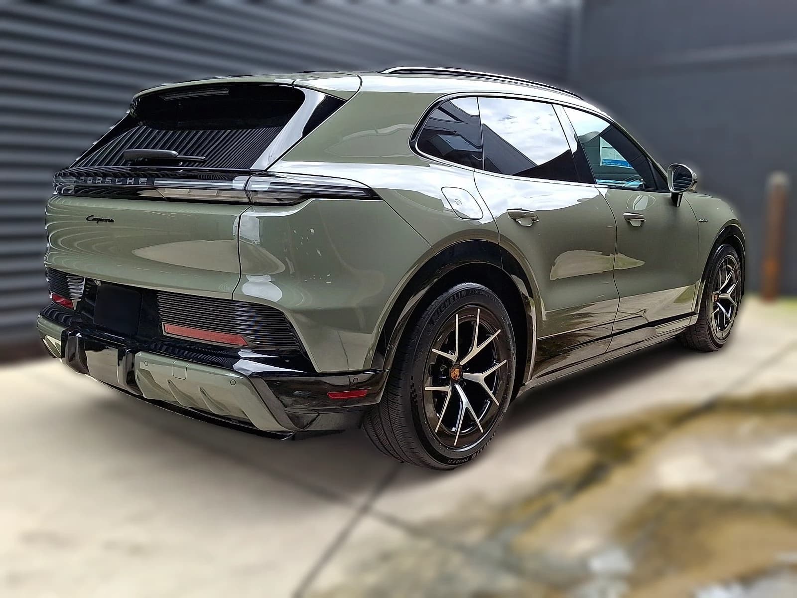 Porsche Cayenne Electric AWD 2026 — side view